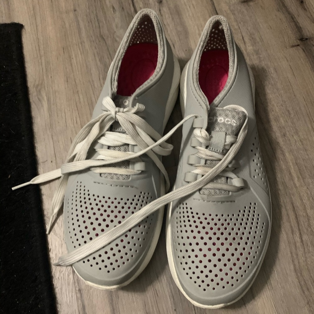 Crocs tennis shoes. Size 9